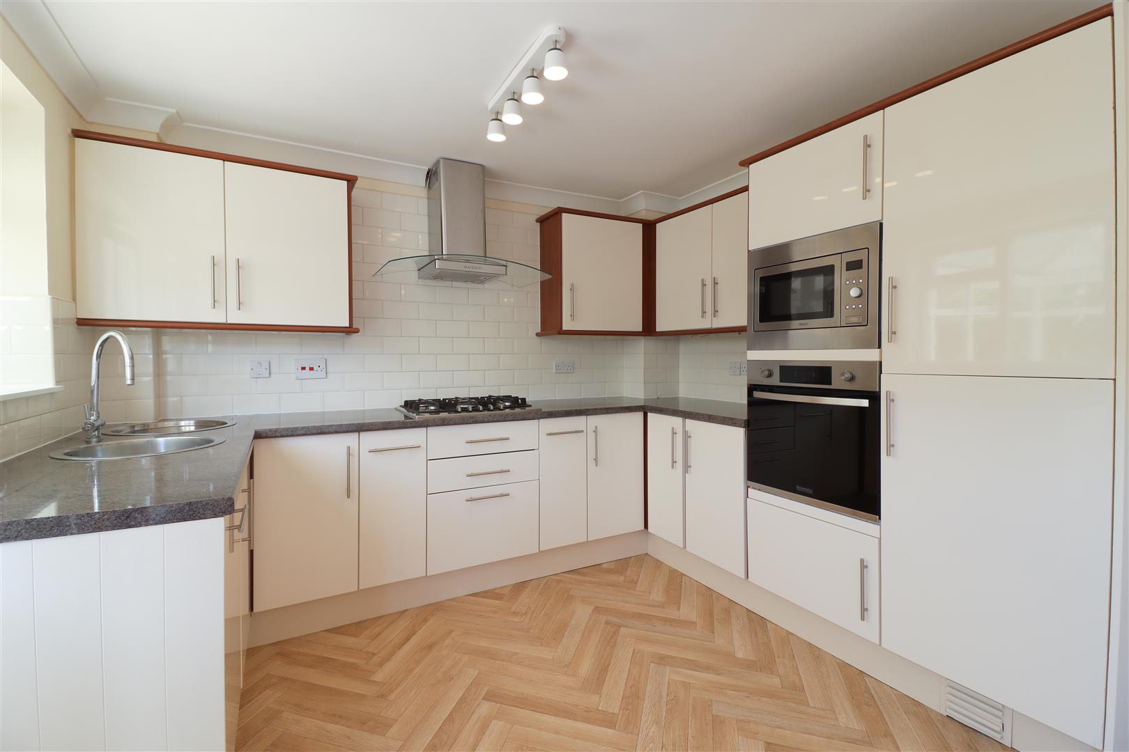 3 bed property in Wisbech Close, Chesterfield